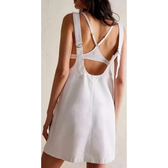 FREE PEOPLE WE THE FREE WHITE HIGH ROLLER DENIM OVERALL SKIRTALL MINI DRESS SZ M - Picture 3 of 10